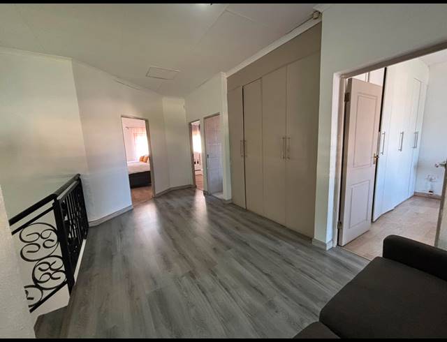 4 BEDROOM HOUSE FOR SALE IN HELDERWYK